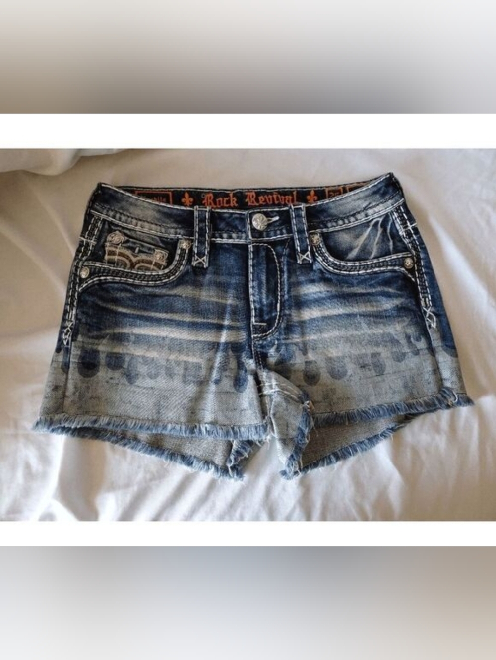 Rock RevivalโBarbila Distressed Short Sizeโ26